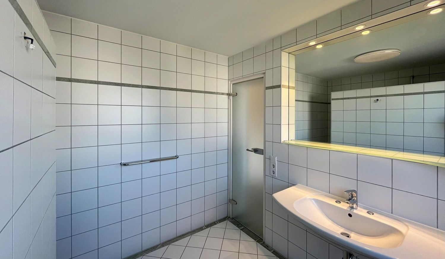 Luxuriöses Einfamilienhaus mit Einliegerwohnung und idyllischem Garten