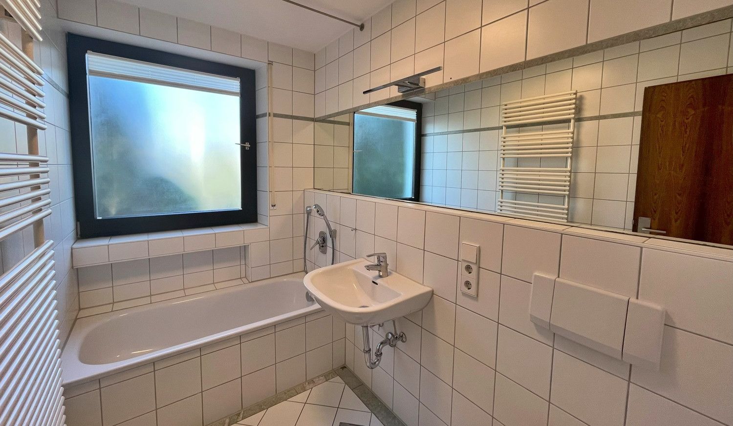 Luxuriöses Einfamilienhaus mit Einliegerwohnung und idyllischem Garten