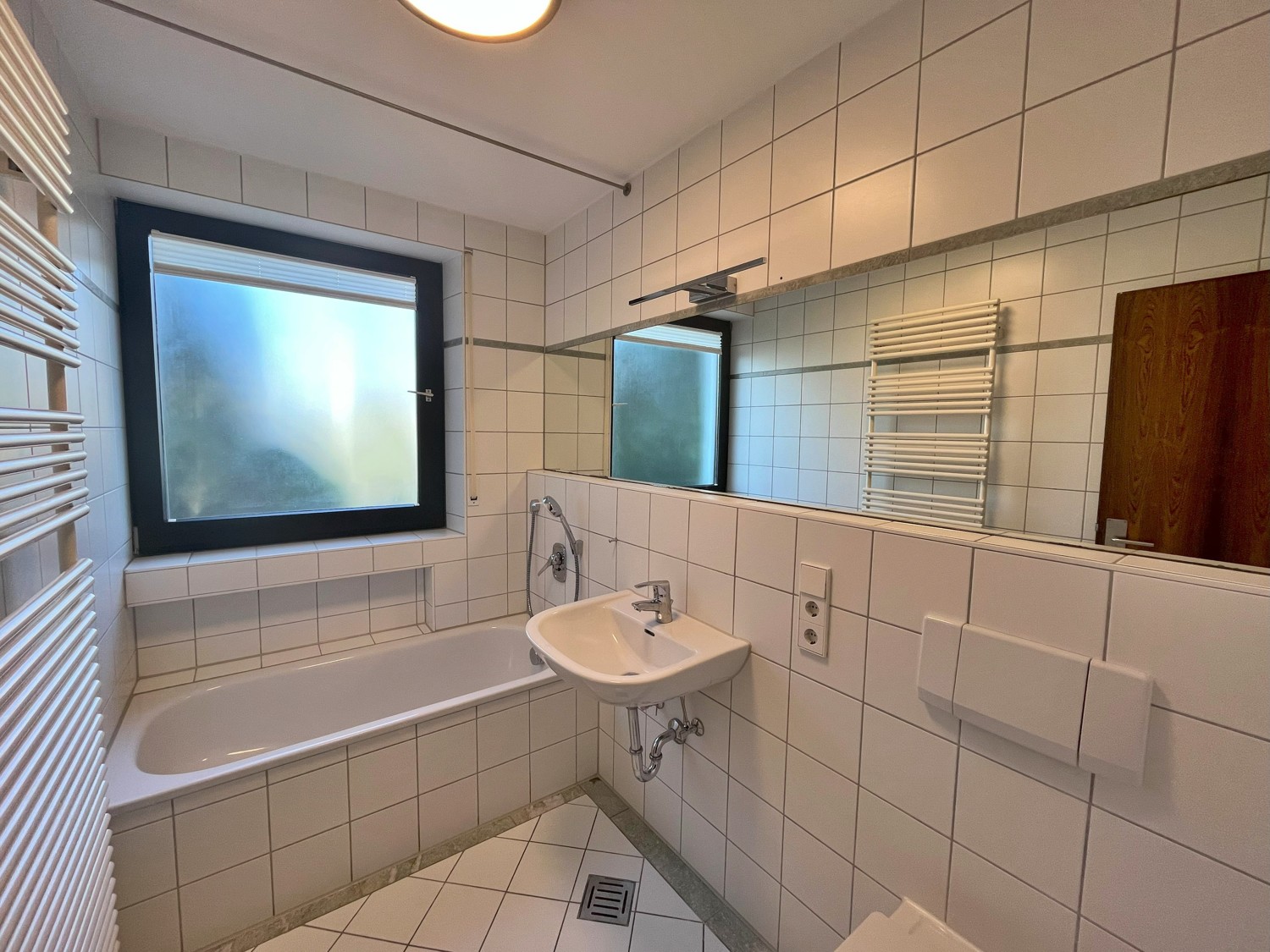 Luxuriöses Einfamilienhaus mit Einliegerwohnung und idyllischem Garten