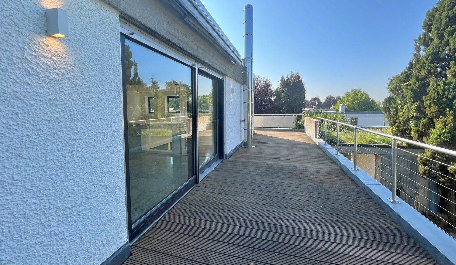 Luxuriöses Einfamilienhaus mit Einliegerwohnung und idyllischem Garten