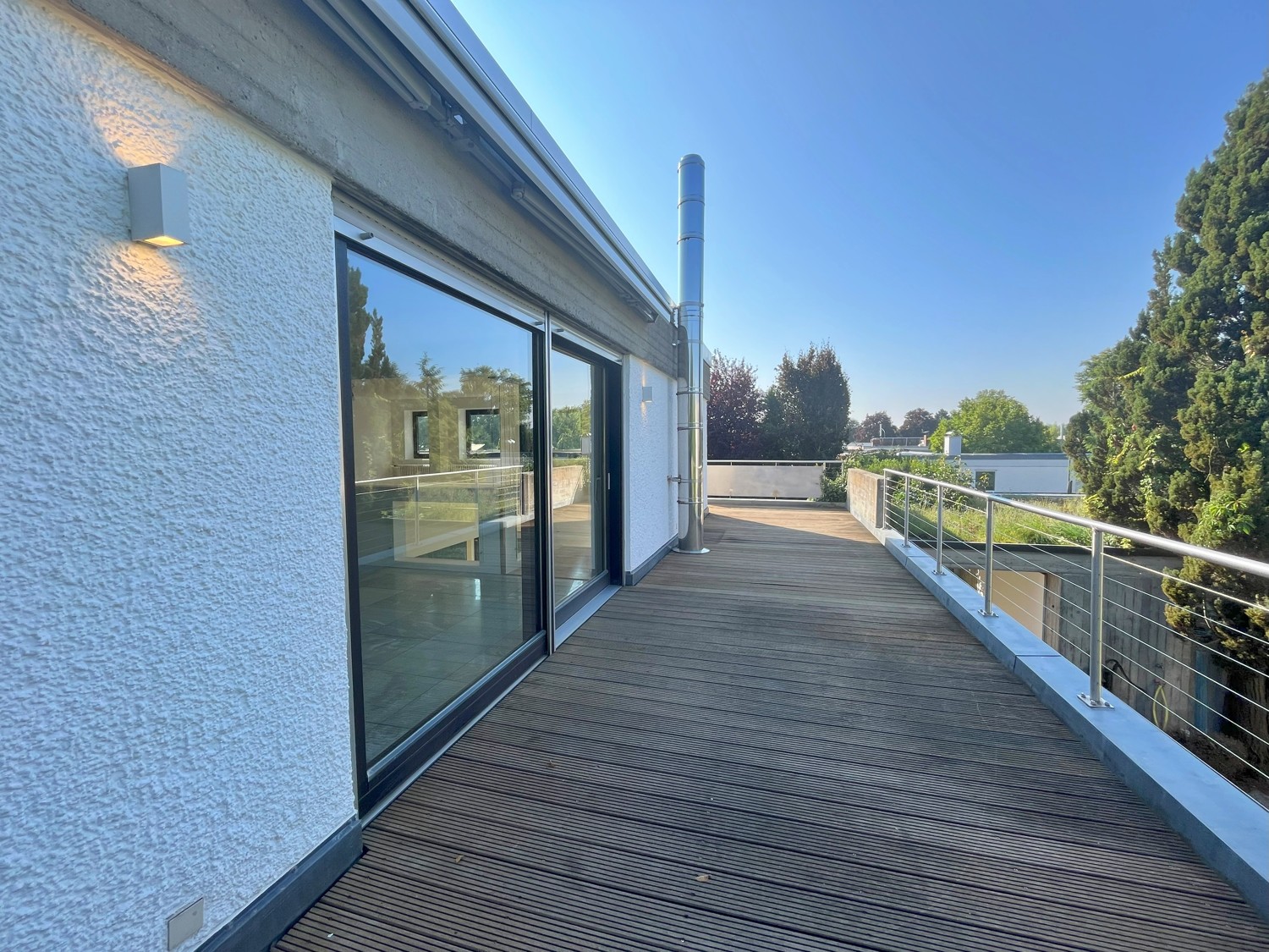 Luxuriöses Einfamilienhaus mit Einliegerwohnung und idyllischem Garten