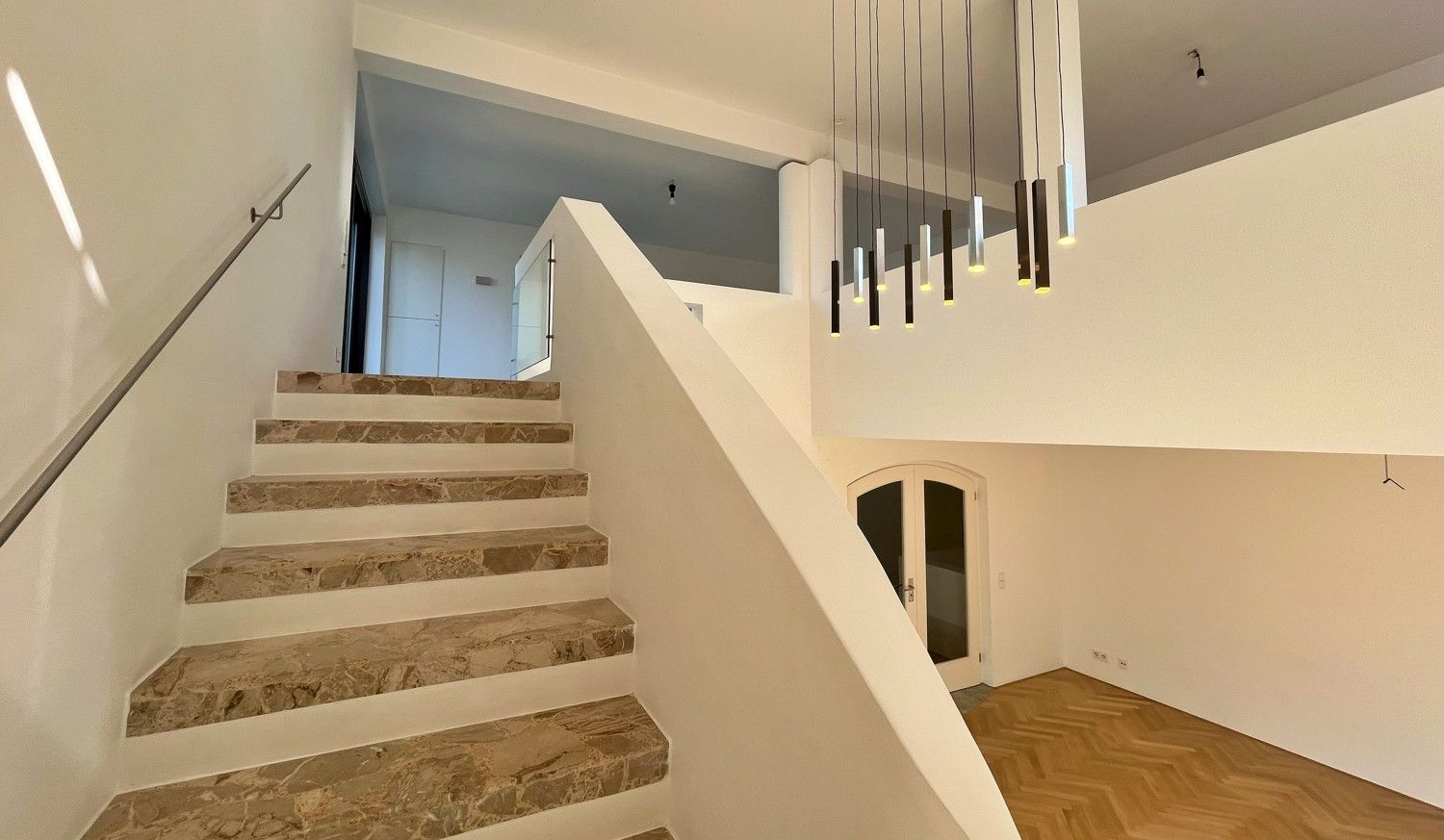 Luxuriöses Einfamilienhaus mit Einliegerwohnung und idyllischem Garten