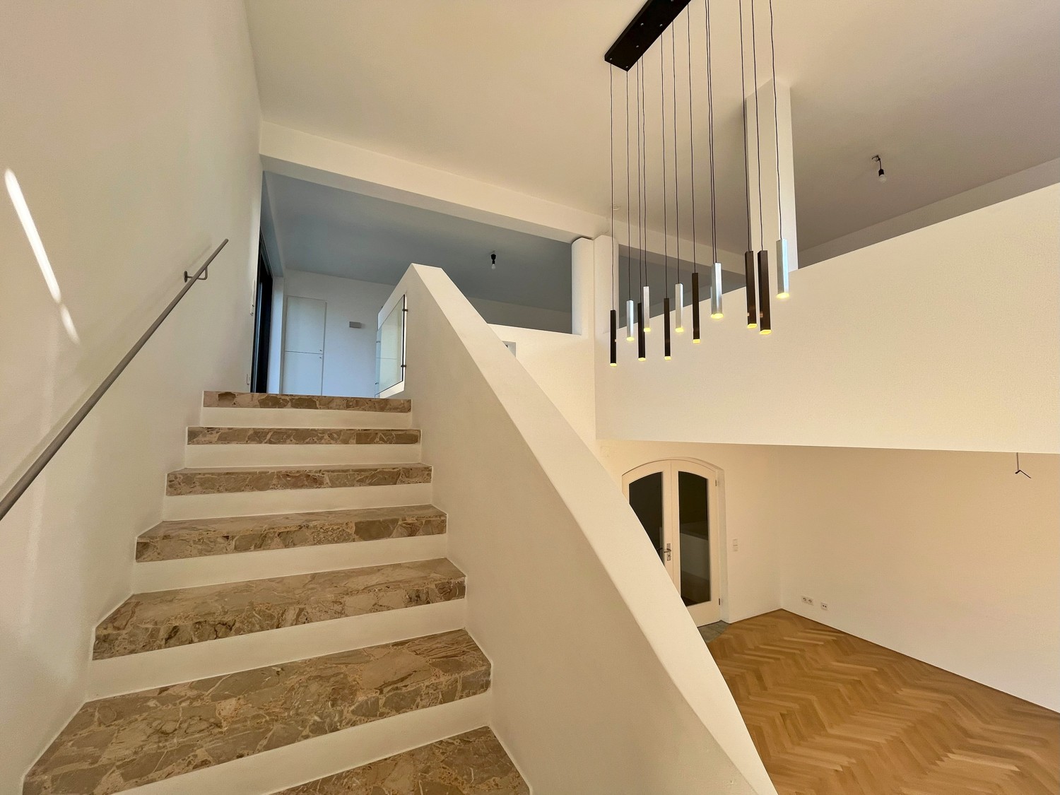 Luxuriöses Einfamilienhaus mit Einliegerwohnung und idyllischem Garten