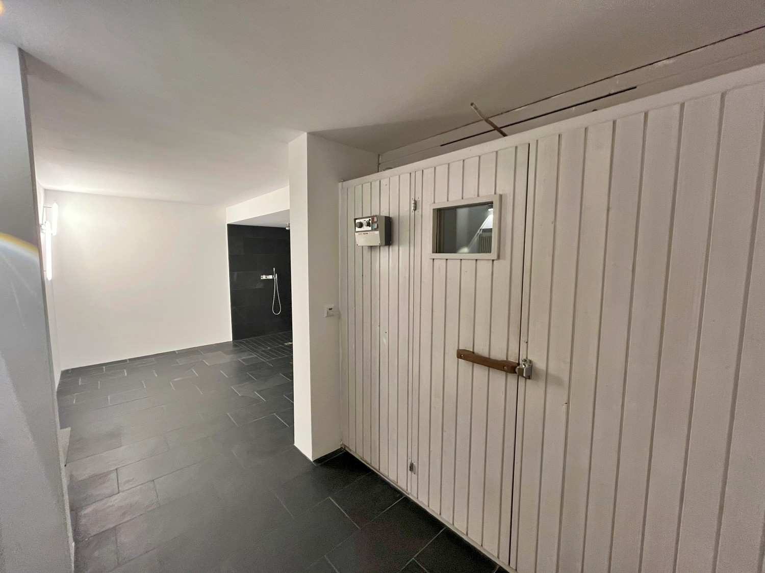 Luxuriöses Einfamilienhaus mit Einliegerwohnung und idyllischem Garten