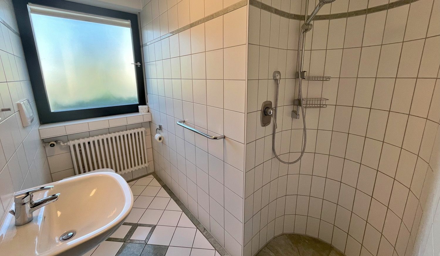 Luxuriöses Einfamilienhaus mit Einliegerwohnung und idyllischem Garten
