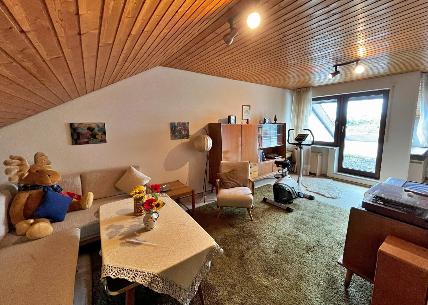 Reihenmittelhaus - Wunderschönes Ambiente trifft Architektur und Design
