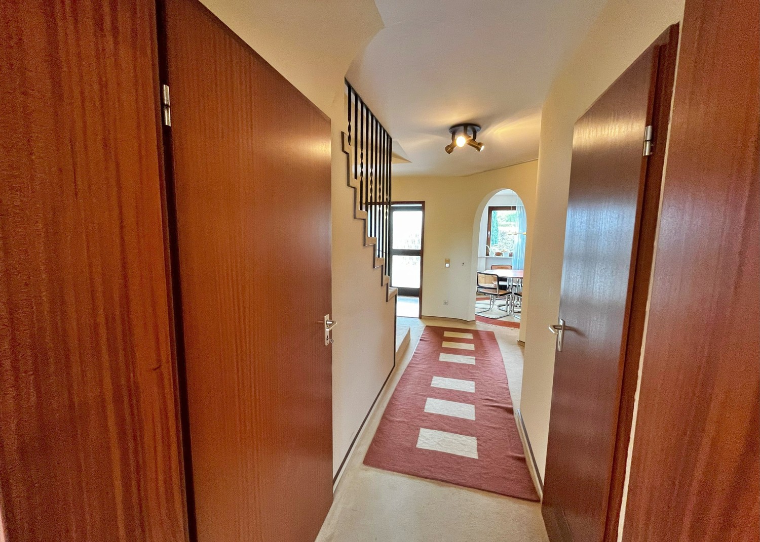 Reihenmittelhaus - Wunderschönes Ambiente trifft Architektur und Design