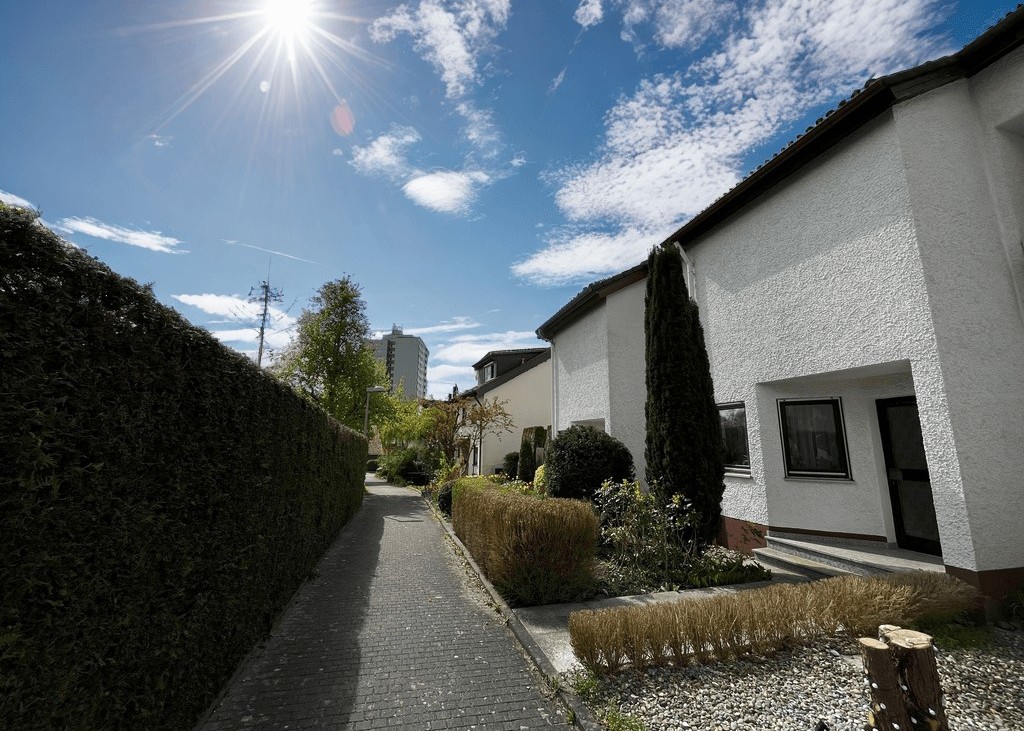 Reihenmittelhaus - Wunderschönes Ambiente trifft Architektur und Design