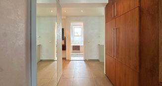 von_poll_real_estate_property_25136012B_image_7