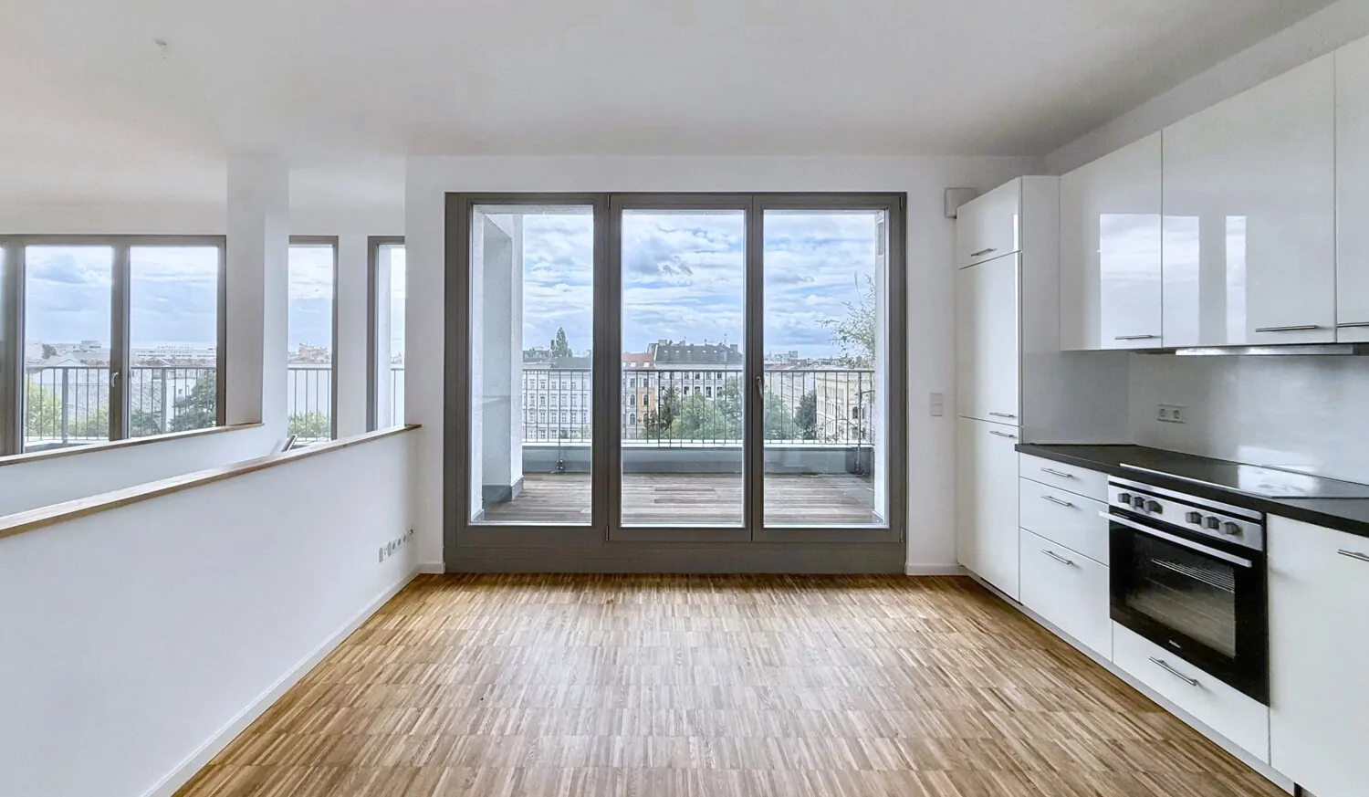 Küche mit Terrassen Ausblick