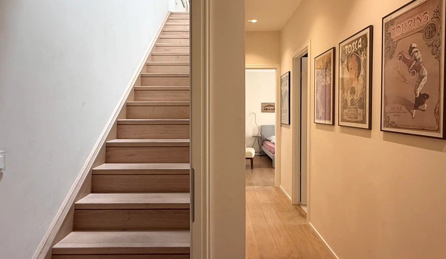 Treppenaufgang ins Obergeschoss