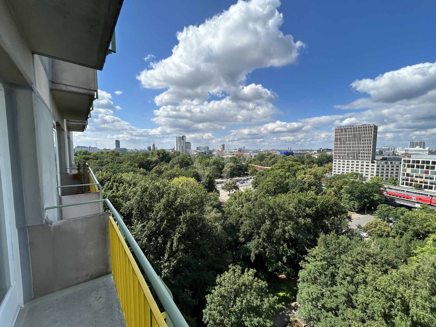 Balkon mit Aussicht auf den Tiergarten