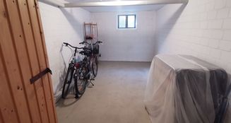 von_poll_real_estate_property_25232009_image_15