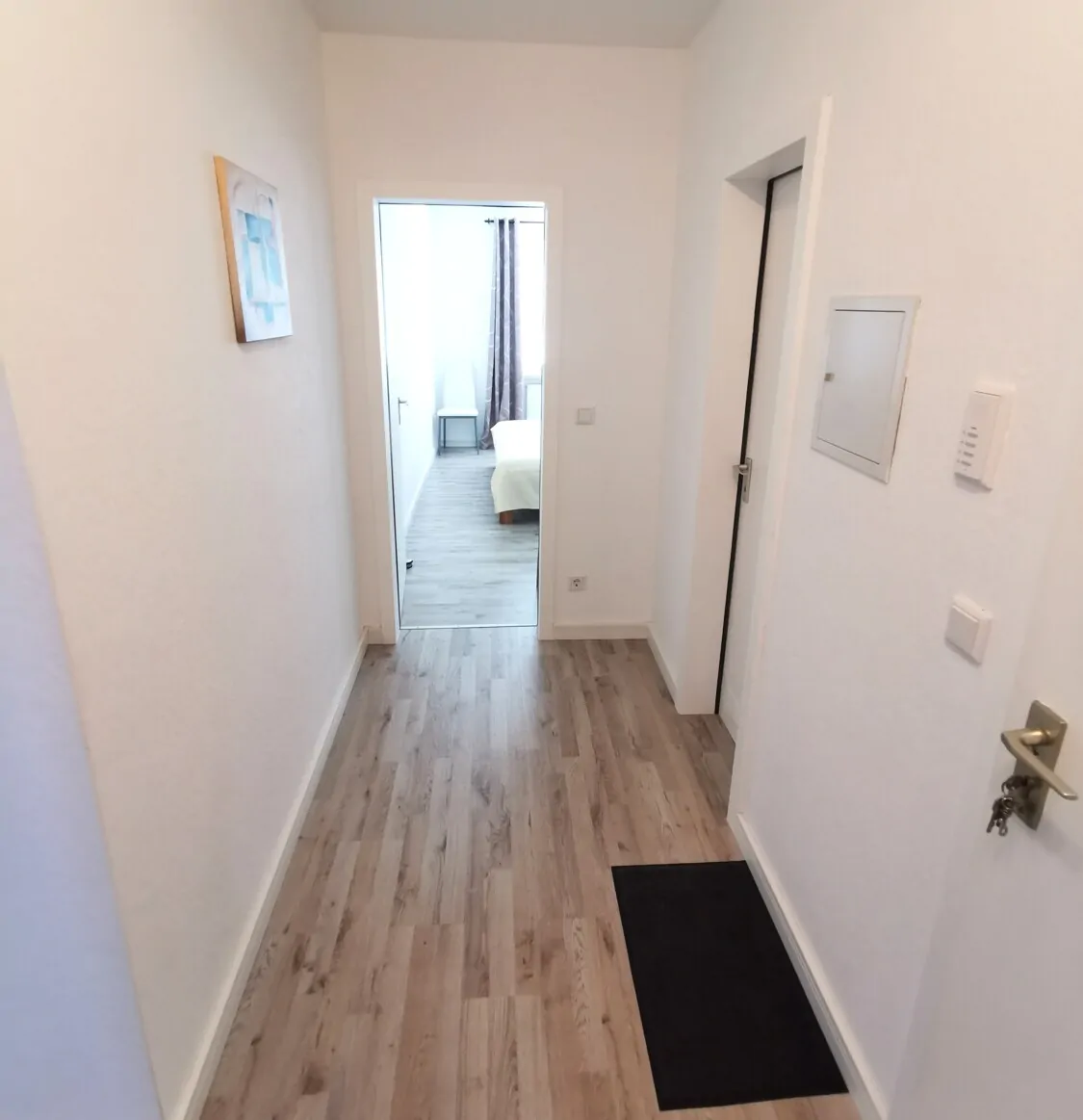 Flur mit Blick zum Schlafzimmer