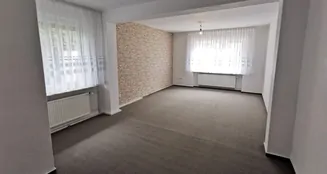 von_poll_real_estate_property_25232010_image_8