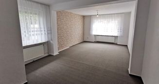 von_poll_real_estate_property_25232010_image_8