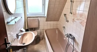 von_poll_real_estate_property_25232010_image_19