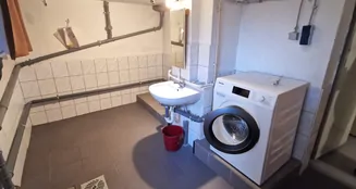 von_poll_real_estate_property_25232010_image_27