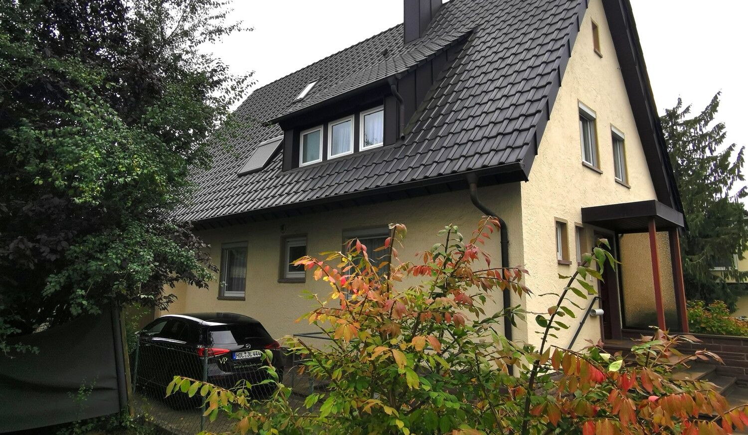 Einfahrt mit Hauseingang