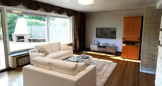 von_poll_real_estate_property_25232011_image_12