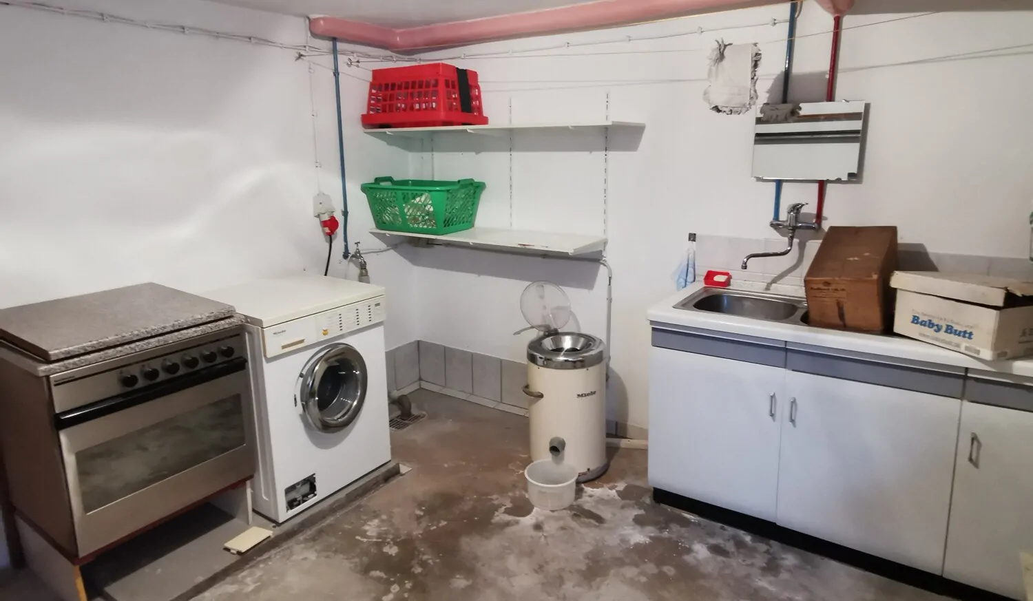 Waschraum mit Weg nach draußen