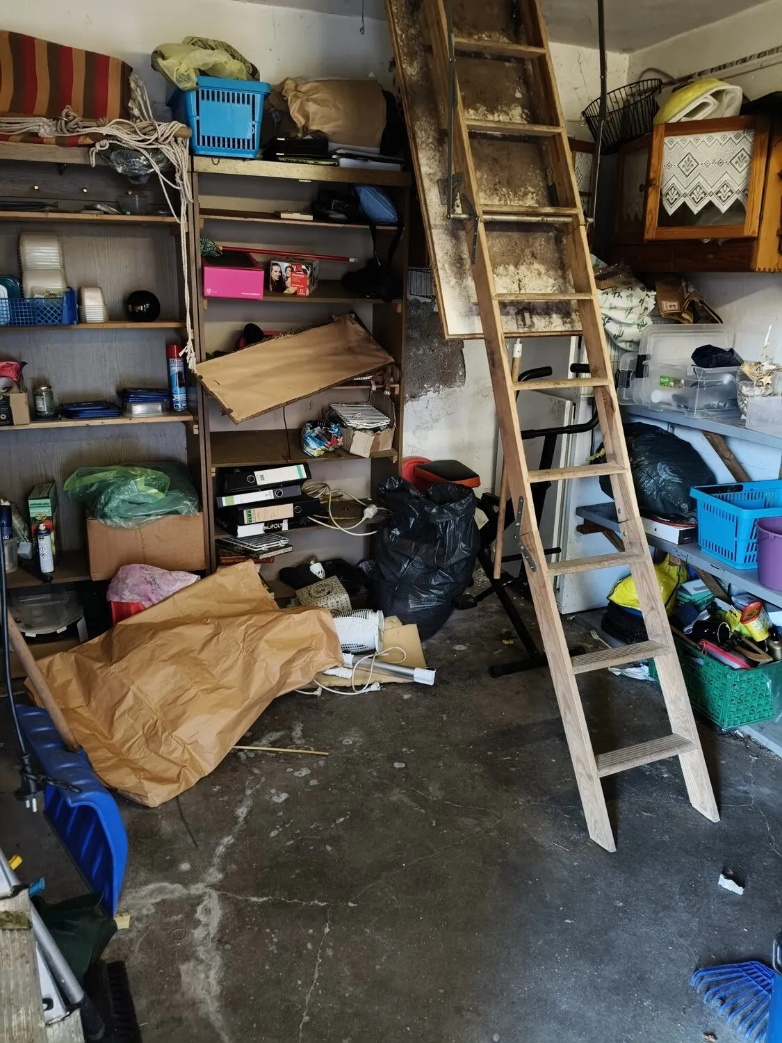 Abstellraum mit Dachboden