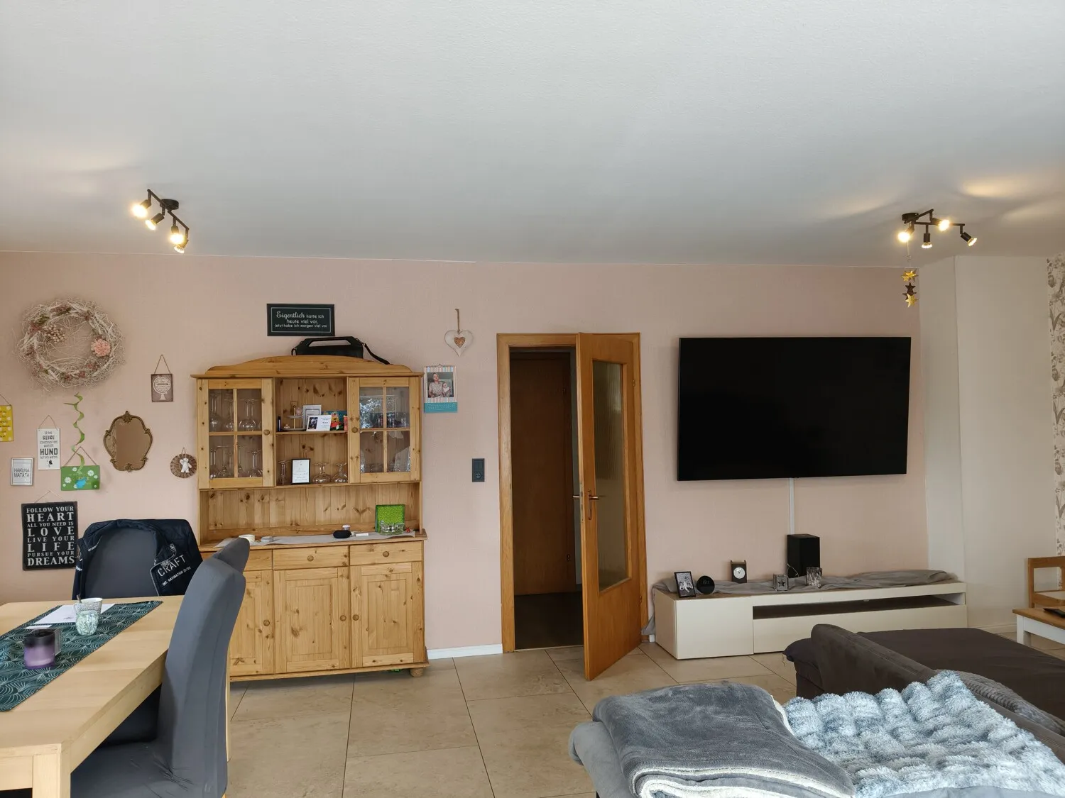 Wohnzimmer zum Flur hin