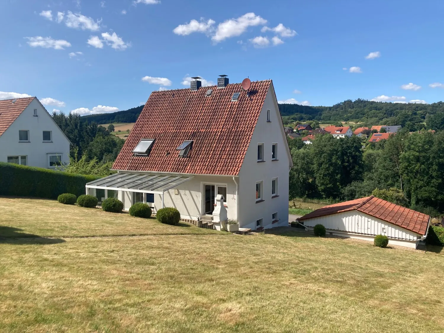 Blick aufs Haus vom Garten