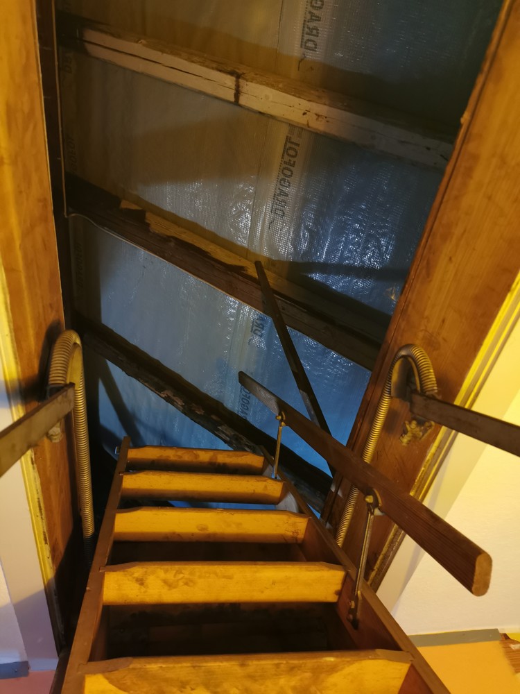 Dachbodenaufstieg