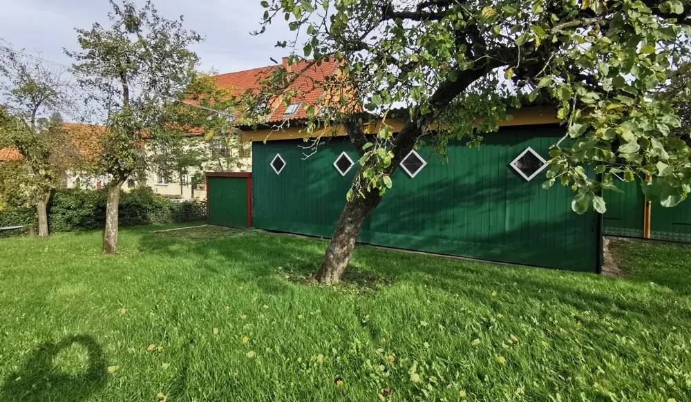 Garage und Werkstattgebäude