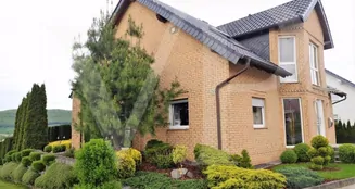 von_poll_real_estate_property_25232006_image_0