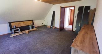 von_poll_real_estate_property_25232004_image_34