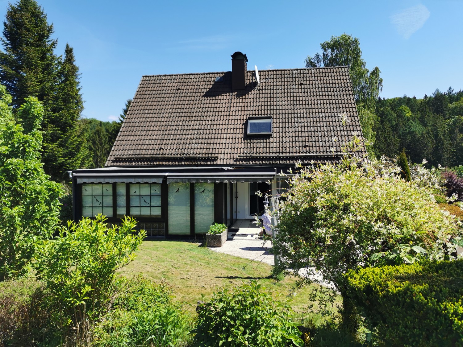 Oberhalb des Gartens