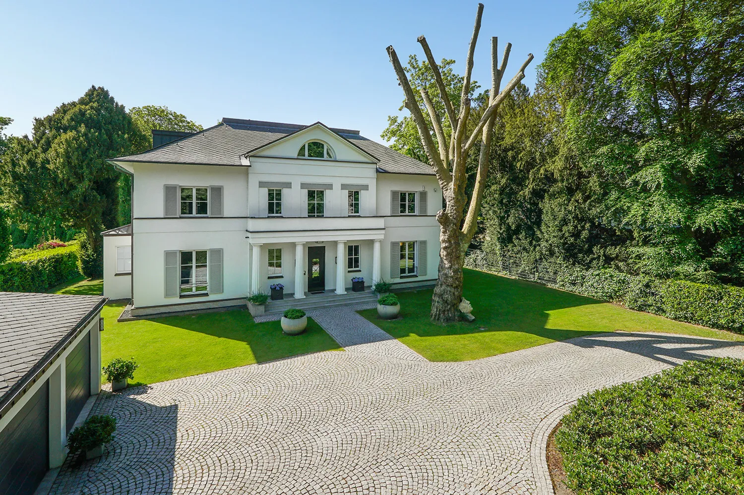 Einzigartig wandelbare Rarität für Liebhaber architektonischer Meisterwerke