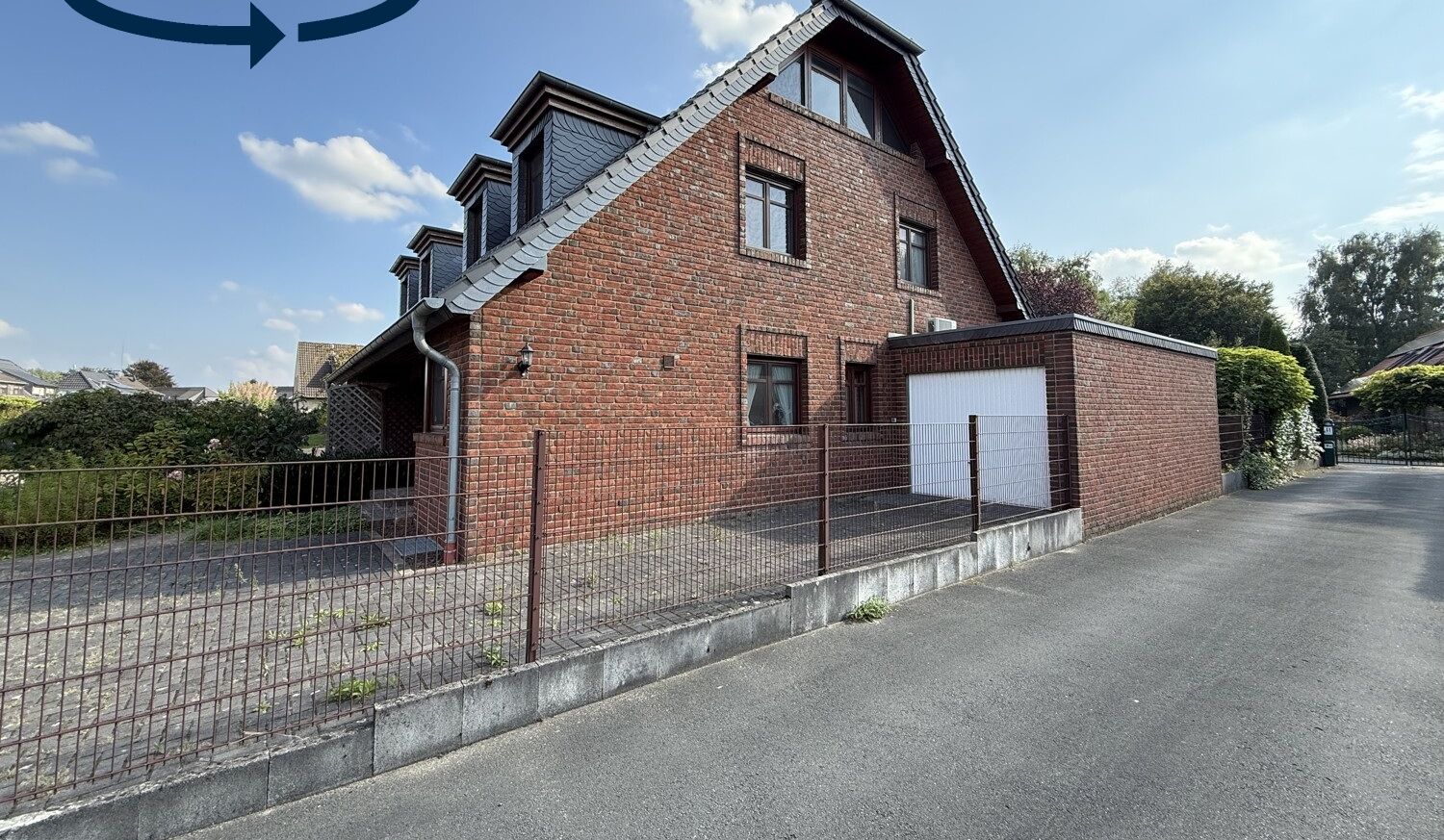 Straßenansicht