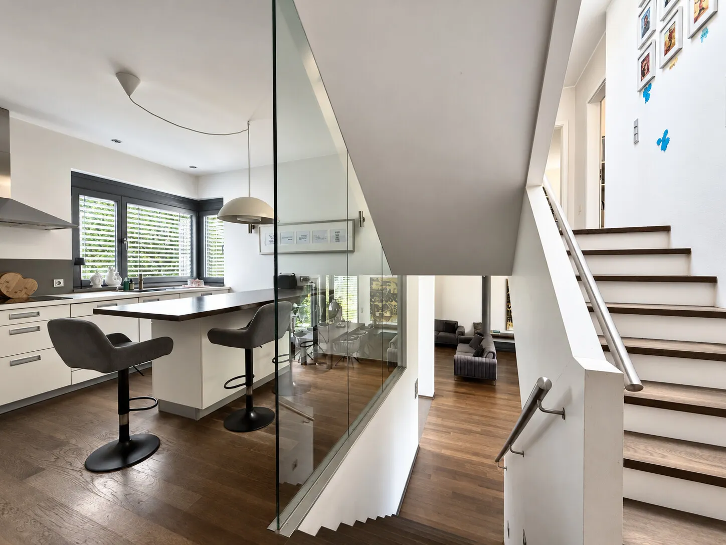 Küche und Treppe