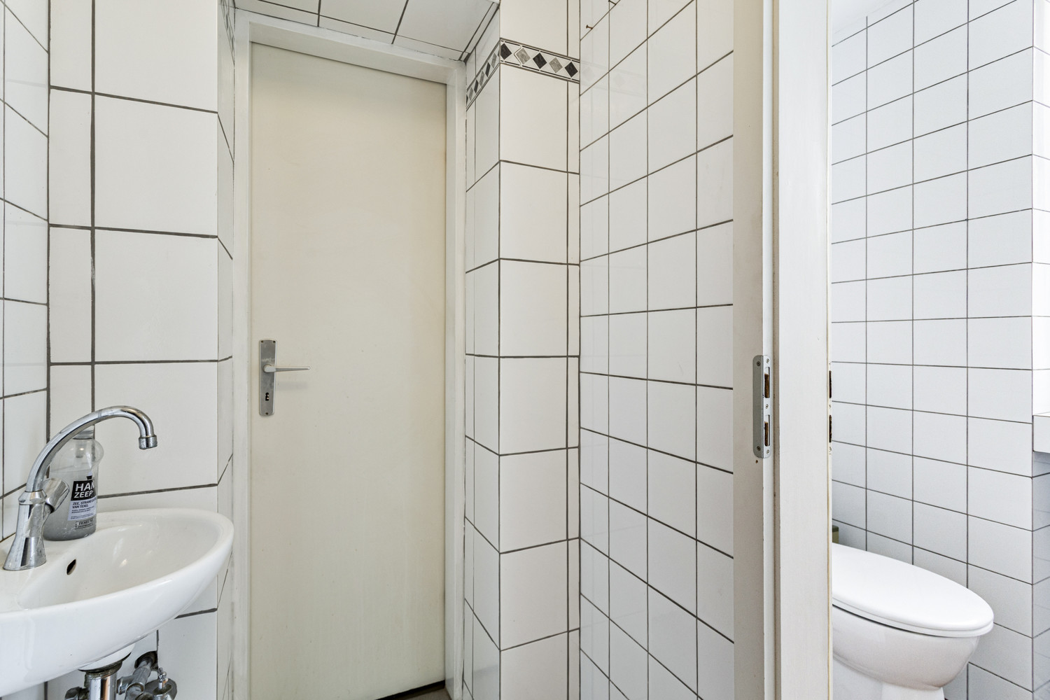 Wohnung 1: Gäste-WC - EG