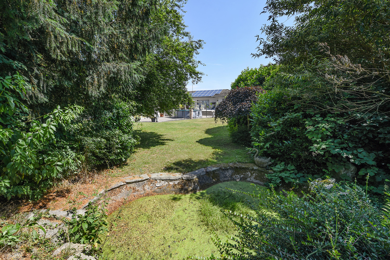 Garten mit Teich