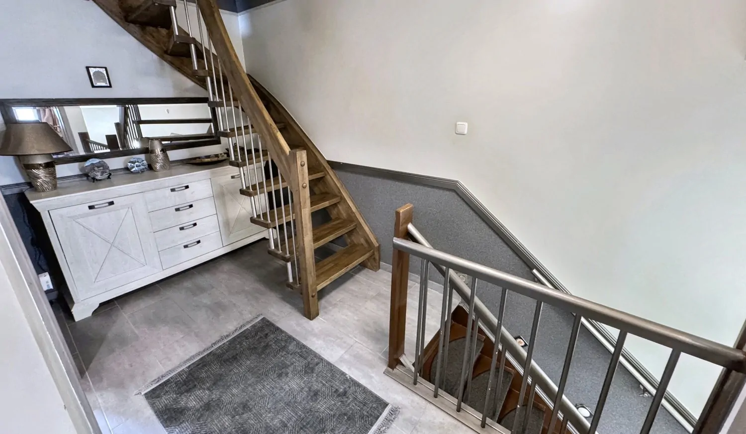 OG Flur und Treppe un das DG