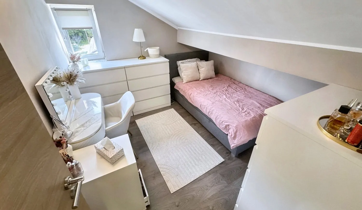 DG Kinderzimmer rechts Ansicht 1