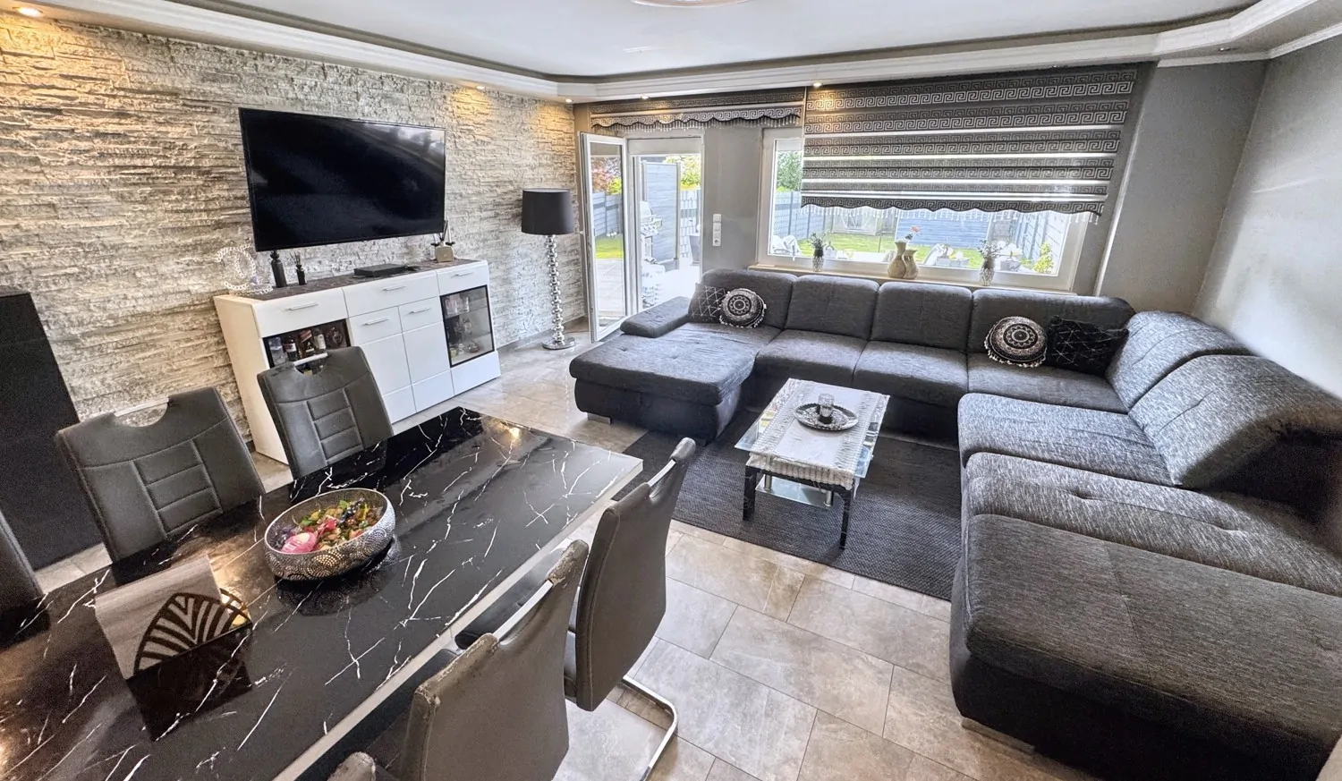 EG Wohnzimmer Ansicht 1