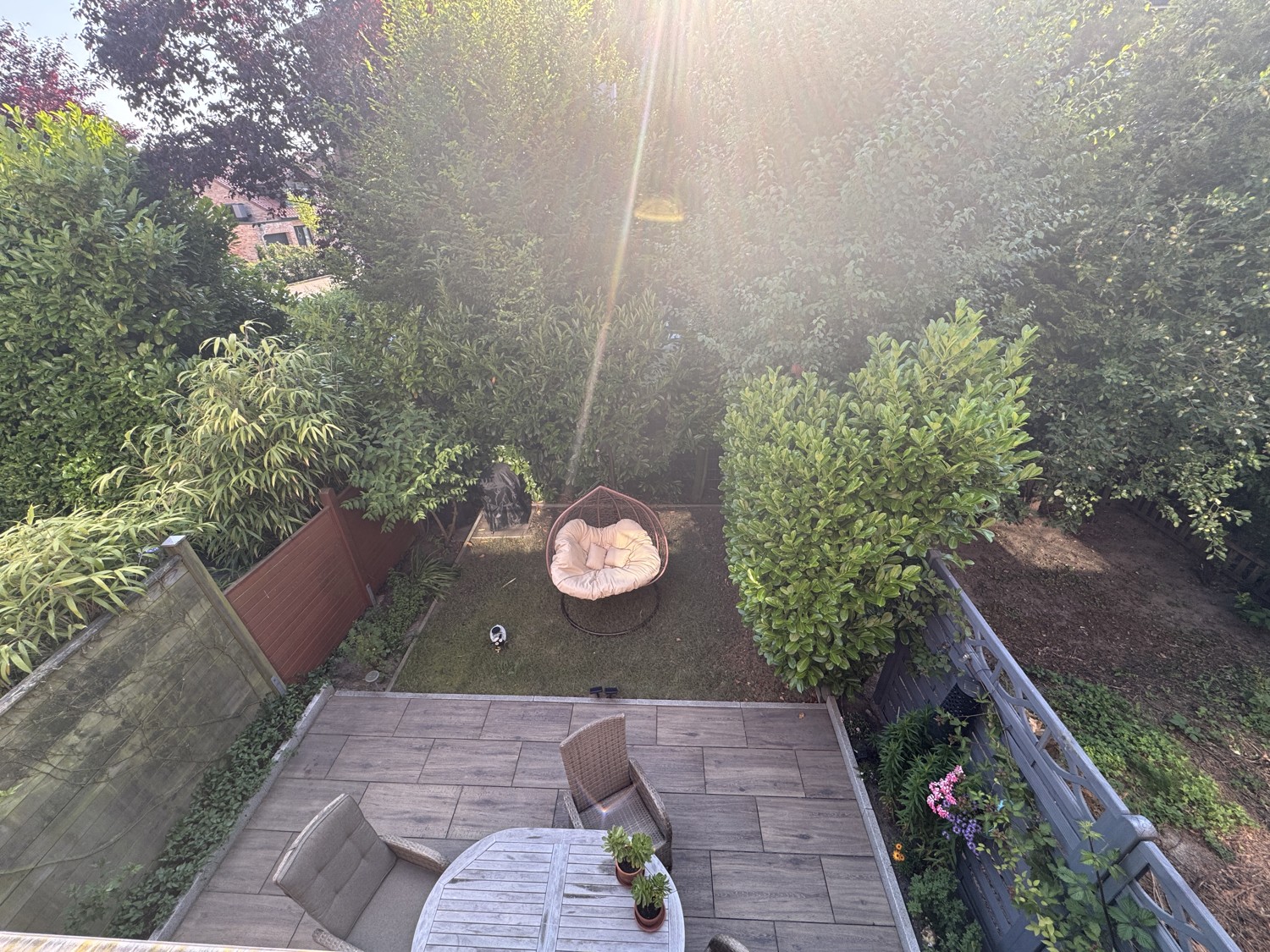 Blick in den Garten vom Schlafzimmer