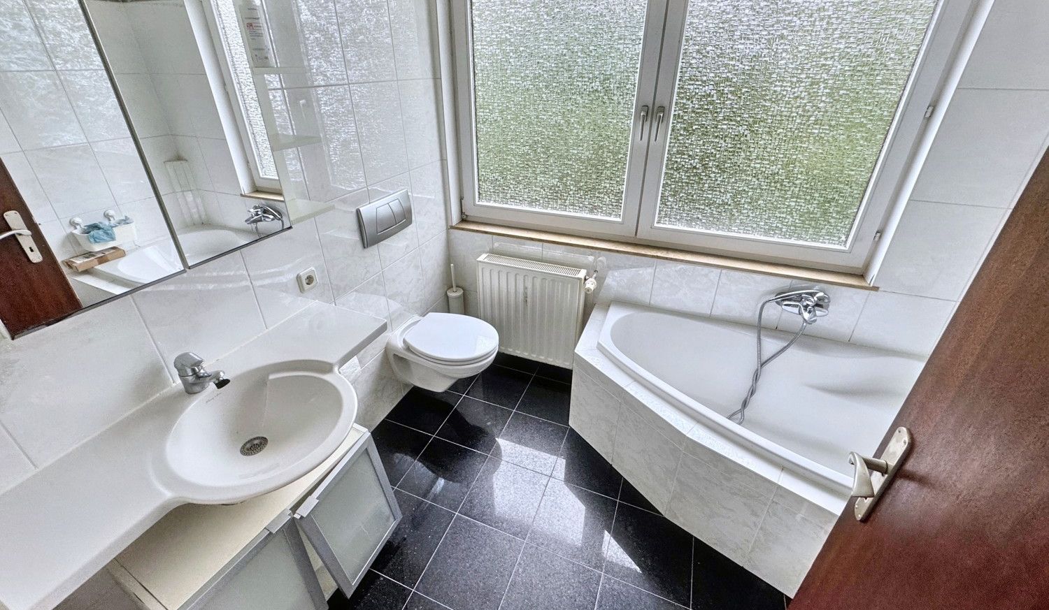 Badezimmer Ansicht 1