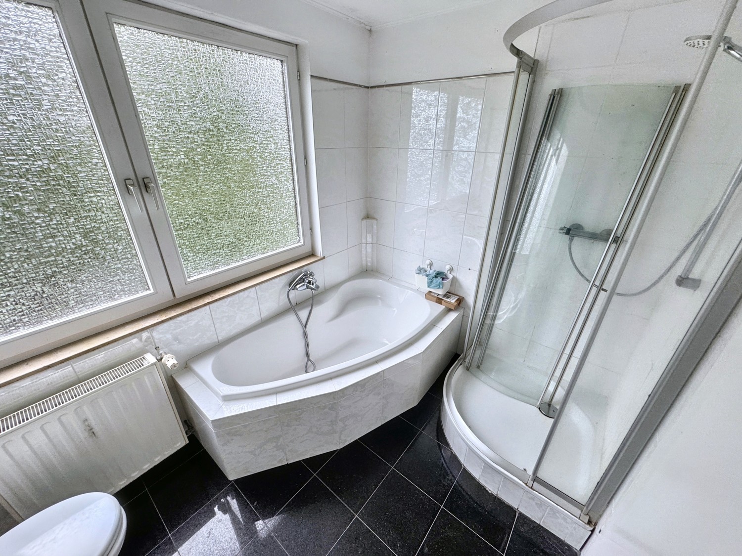 Badezimmer Ansicht 2