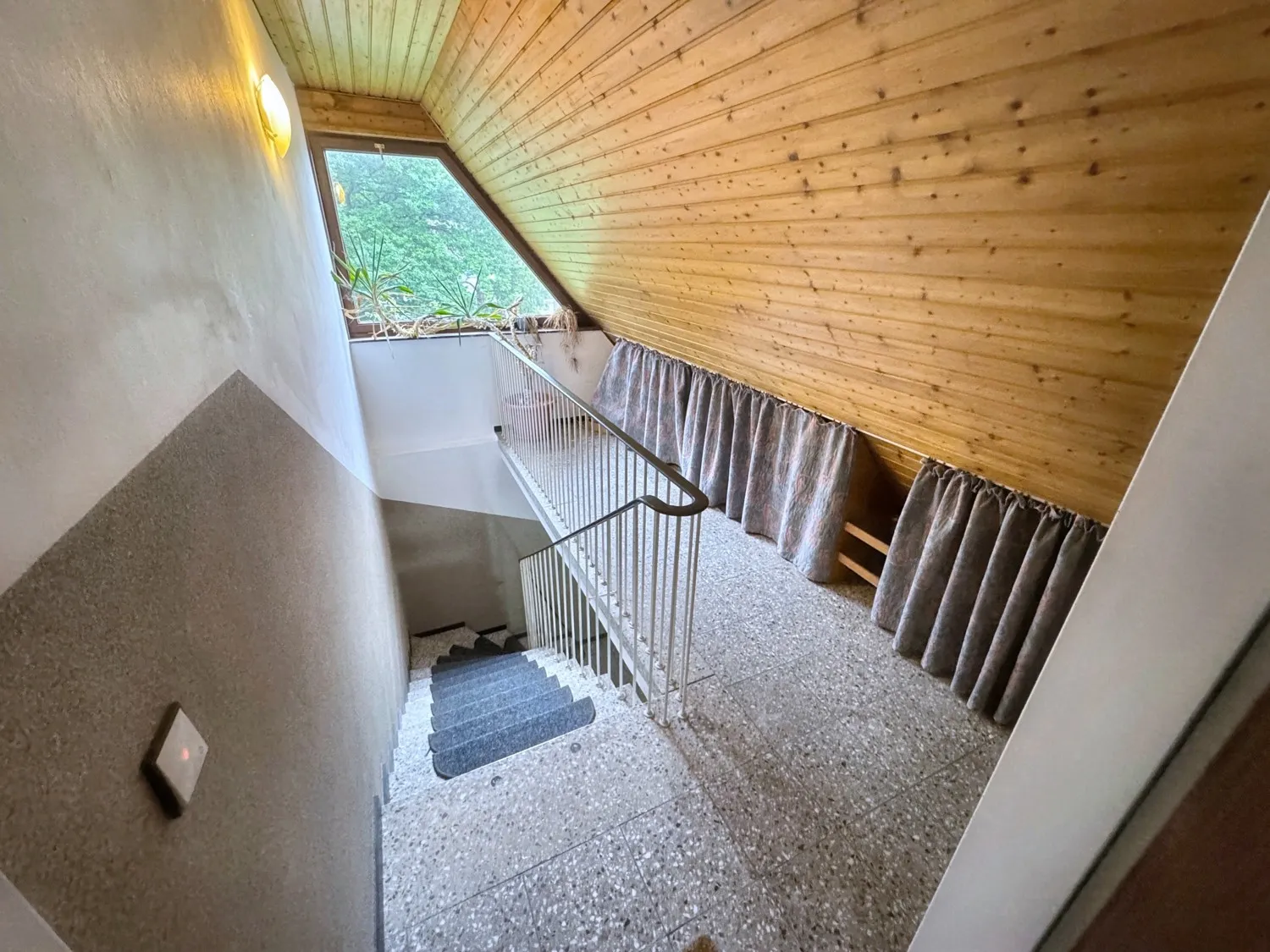 Treppenaufgang Treppenhaus Ansicht 2