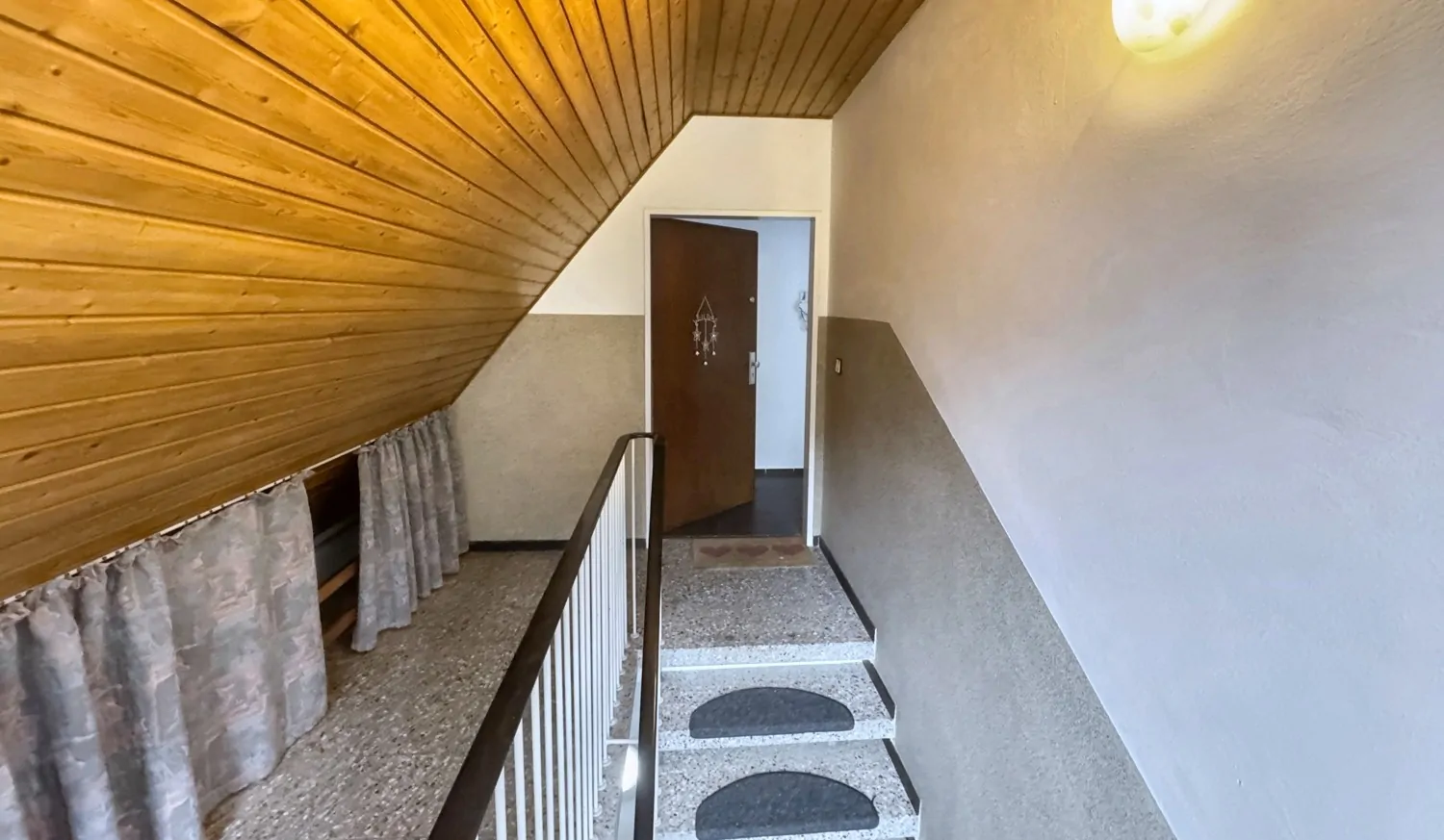 Treppenaufgang Treppenhaus Ansicht 1