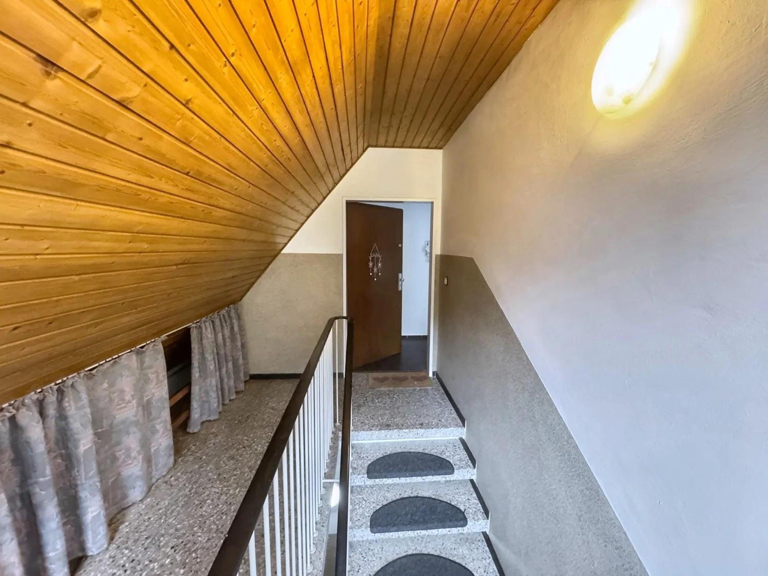 Treppenaufgang Treppenhaus Ansicht 1