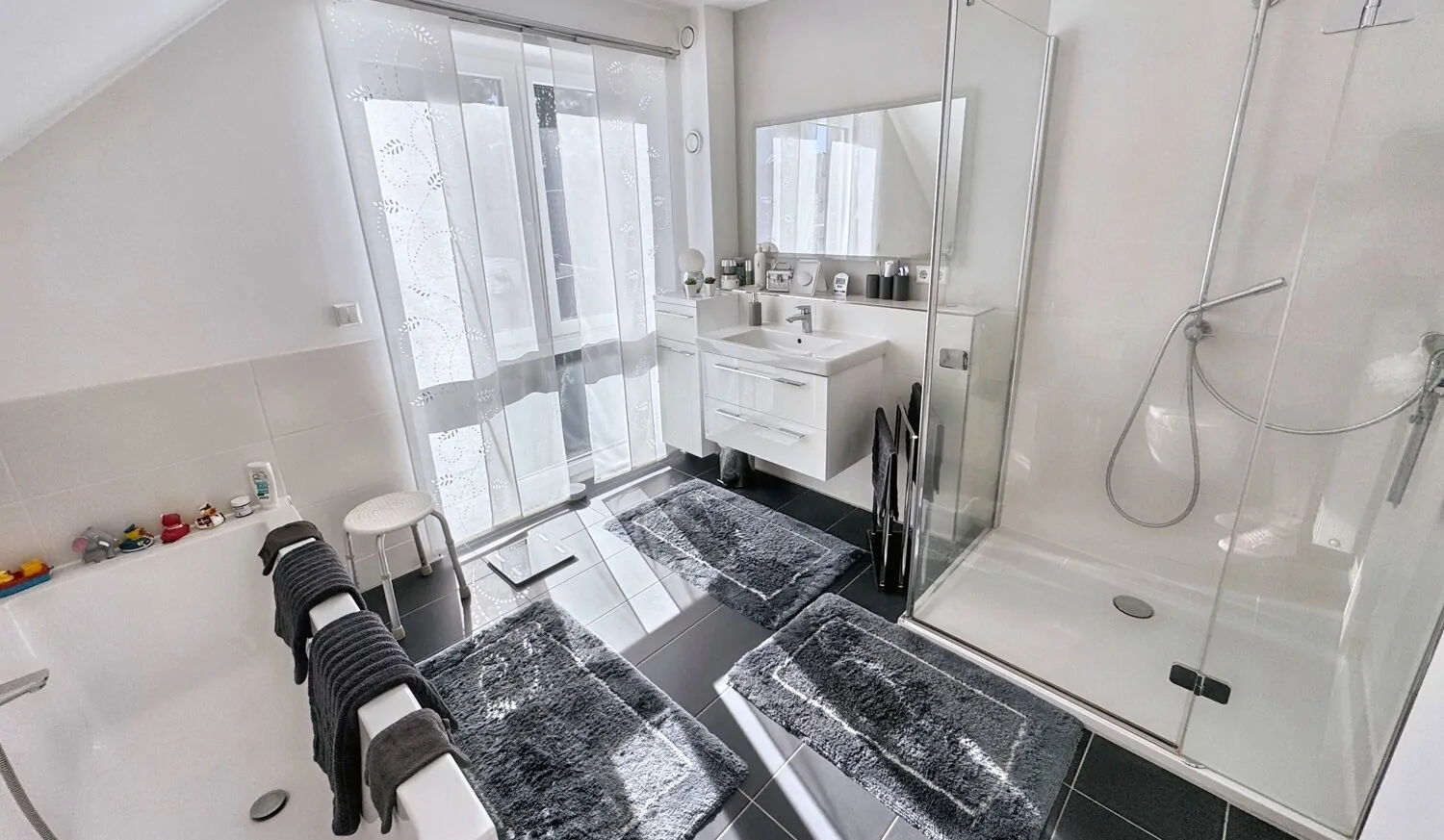 OG Badezimmer Ansicht 1