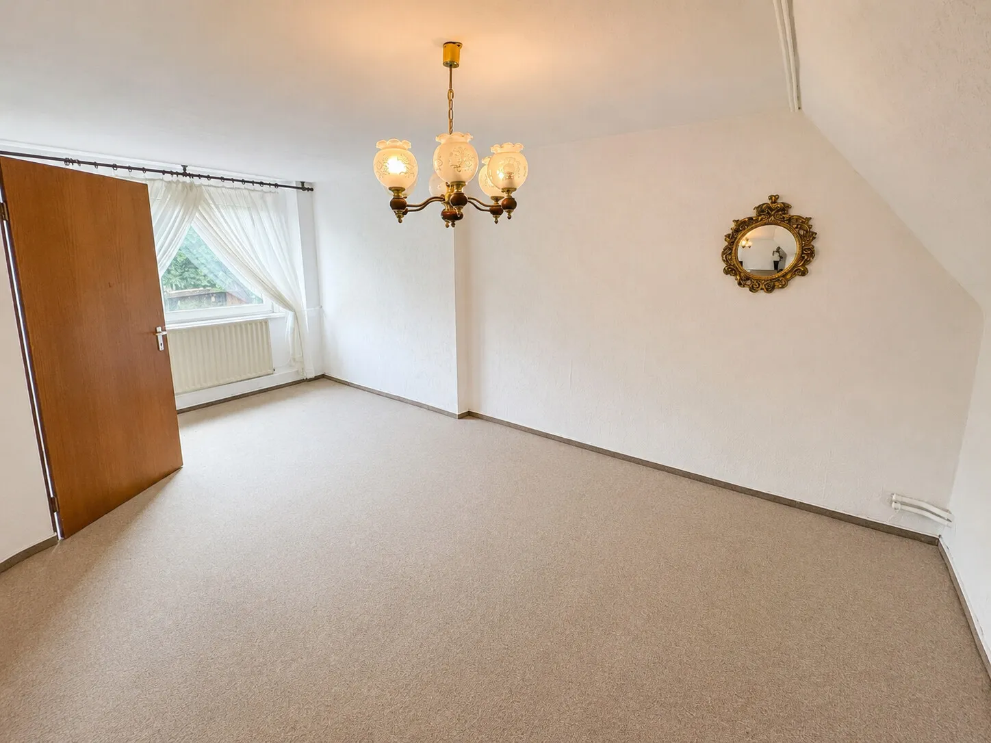 DG Zimmer rechts Ansicht 2