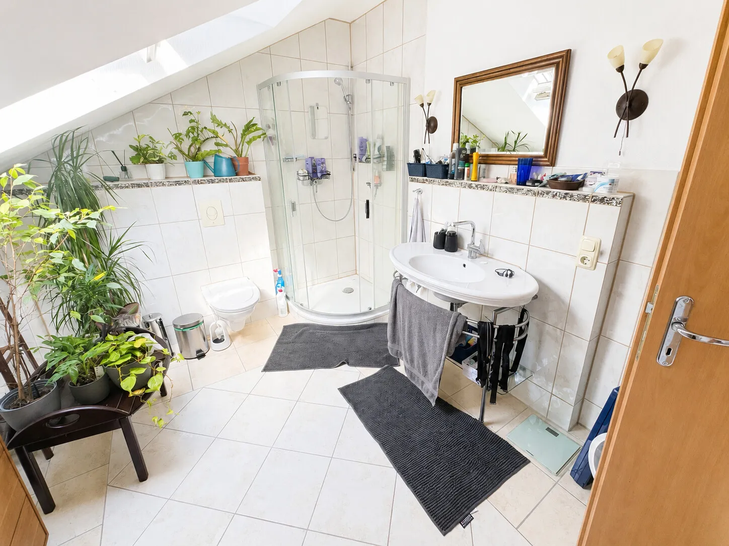 DG Badezimmer Ansicht 1